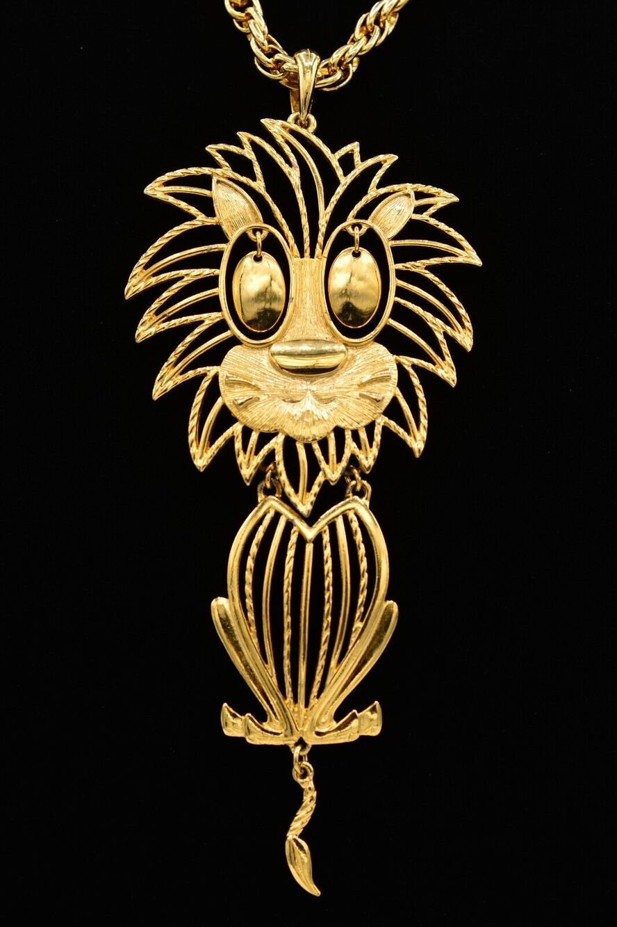 Alan Vintage Lion Necklace Pendant Chunky Gold Tone Chain Signed 1980s Bin4B